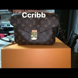 (SOLD) Pochette Métis LV authentic